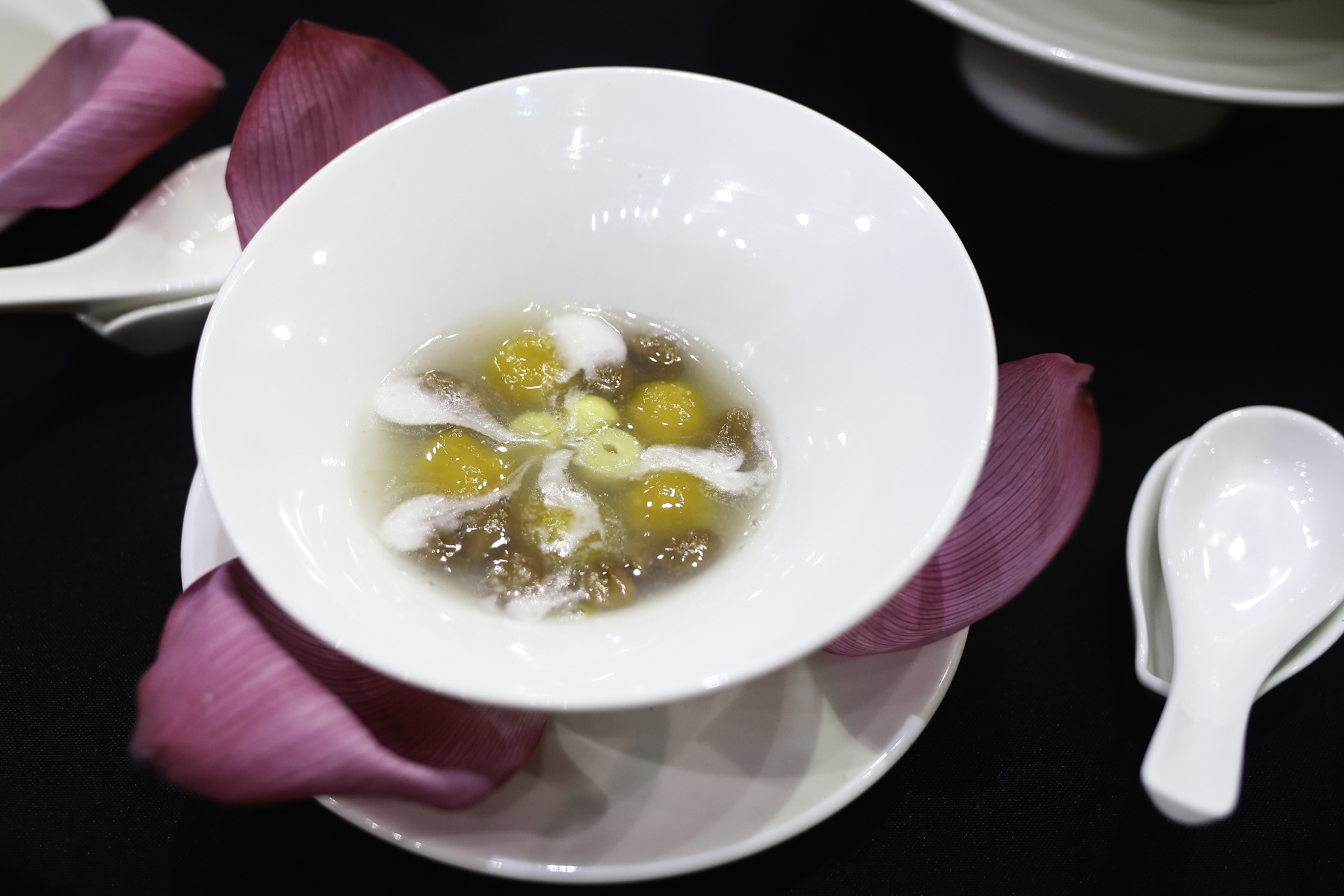 chiec thia vang anh 5