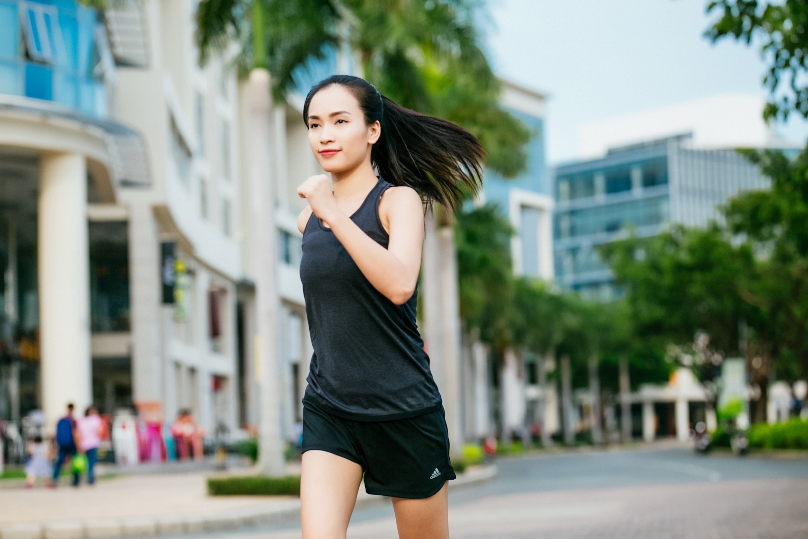 Ai Phuong tham gia su kien chay bo giai phong calo hinh anh