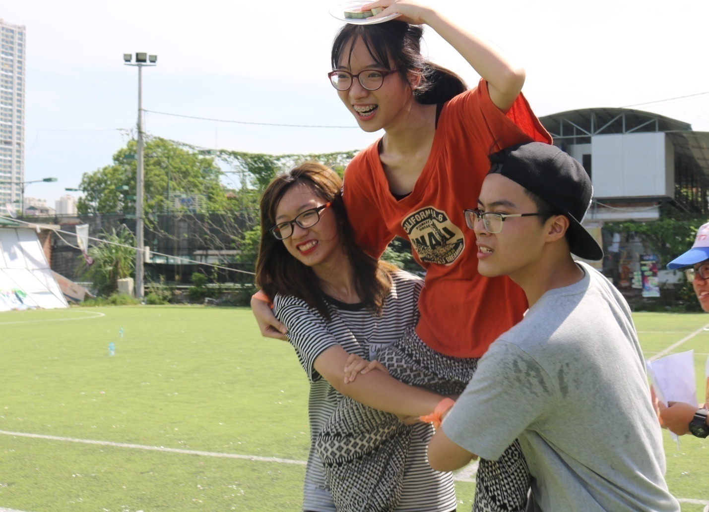 Nhan thuc cua nguoi tre trong cuoc dua 'Cuu tro thuc pham' hinh anh