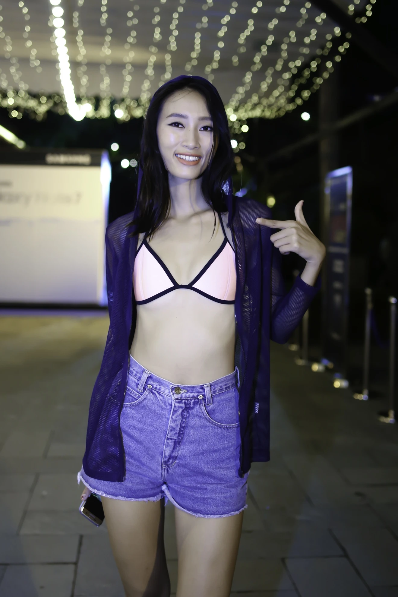 Hoang Thuy Linh va Trang Khieu do ve goi cam anh 3