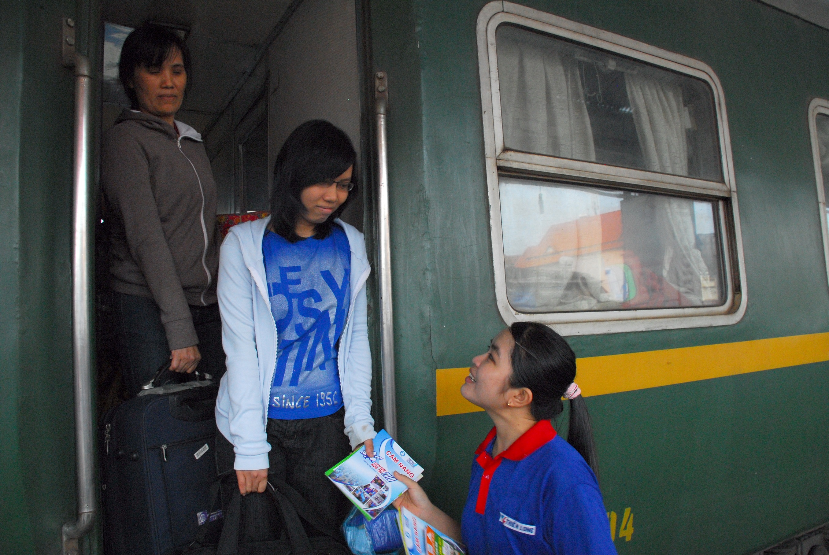 ap doan Thien Long dong hanh Tiep suc mua thi anh 6