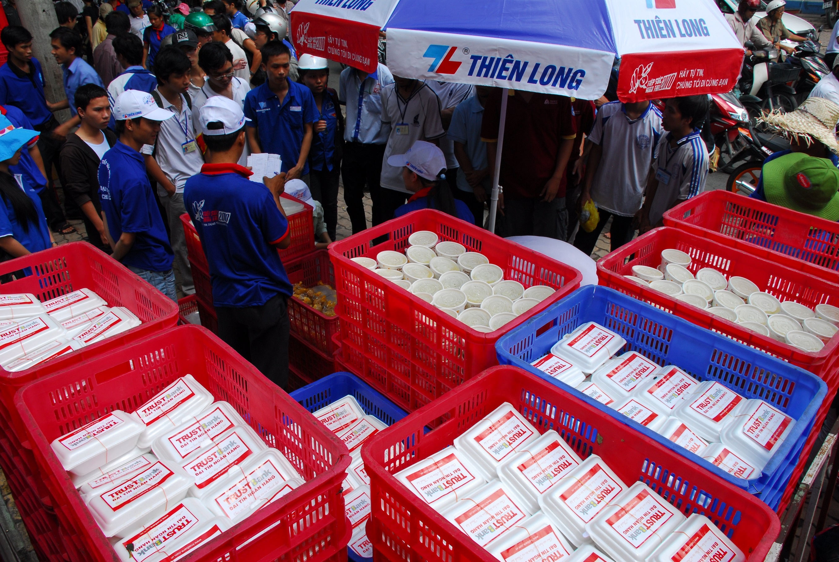 ap doan Thien Long dong hanh Tiep suc mua thi anh 4