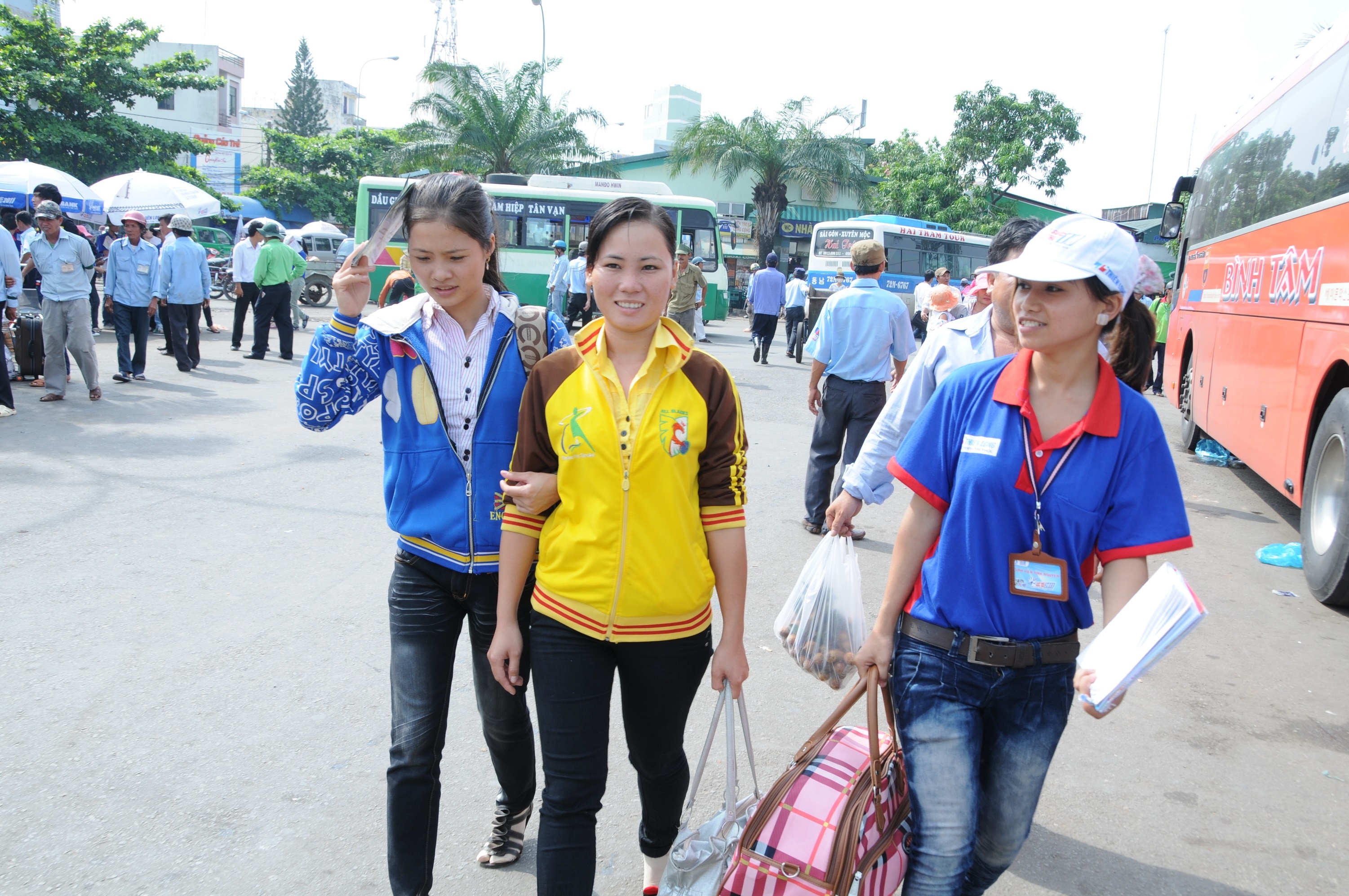ap doan Thien Long dong hanh Tiep suc mua thi anh 3
