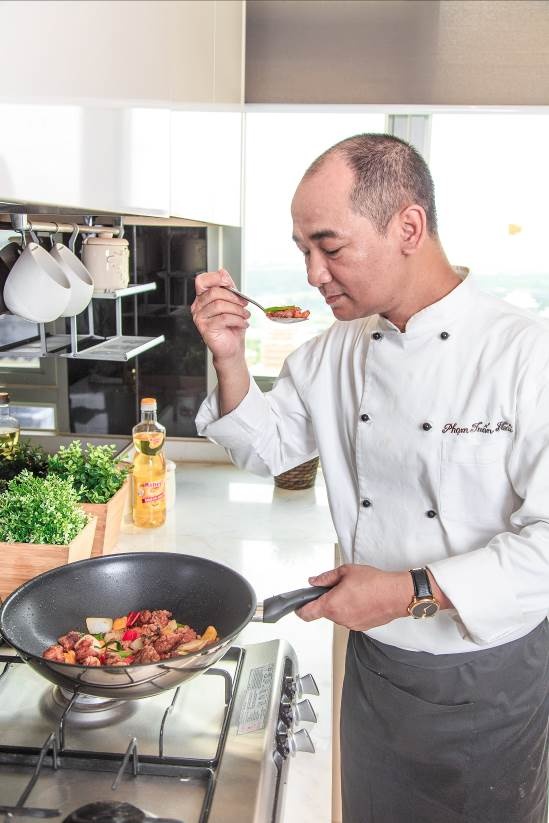 bí quyết giữ lửa gian bếp của người nổi tiếng ảnh 3 bi quyet giu lua gian bep cua nguoi noi tieng anh 3