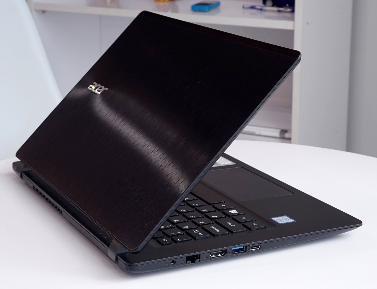 4 uu diem cua Acer Aspire V3-372 hinh anh