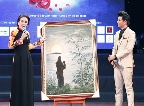 Dem nhac ‘Vang trang me’ dau gia thanh cong vat pham gay quy hinh anh