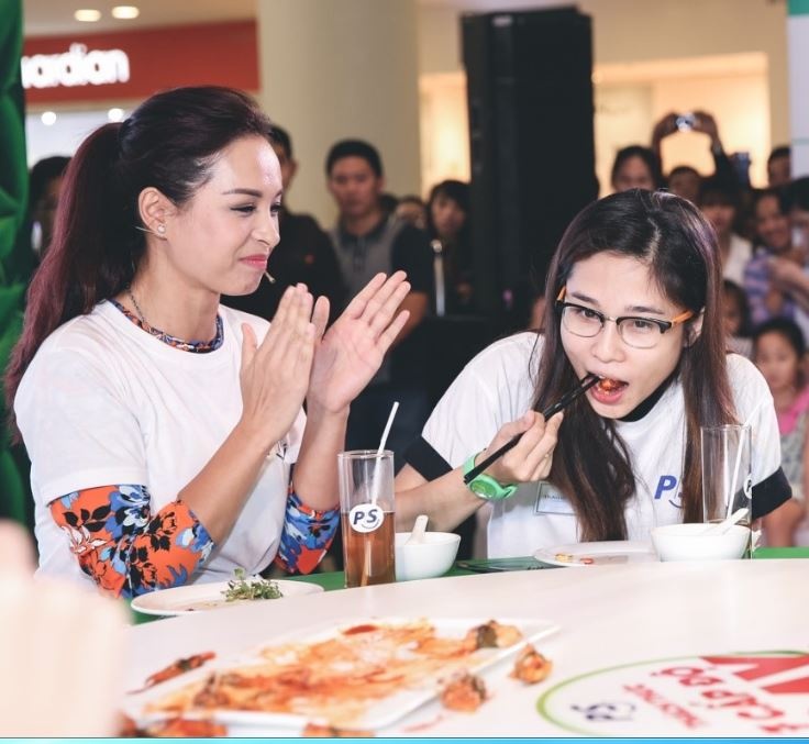 Thuy Hanh chay nuoc mat sau thu thach an cay hinh anh