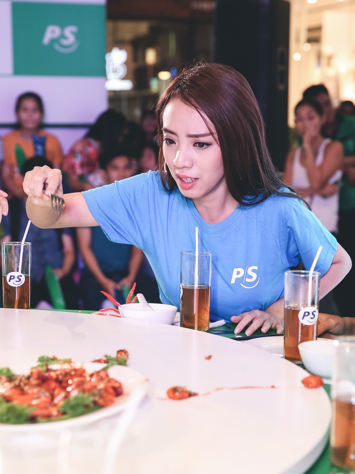 Thuy Hanh,  PS Tra Xanh,  nhiet mieng anh 2