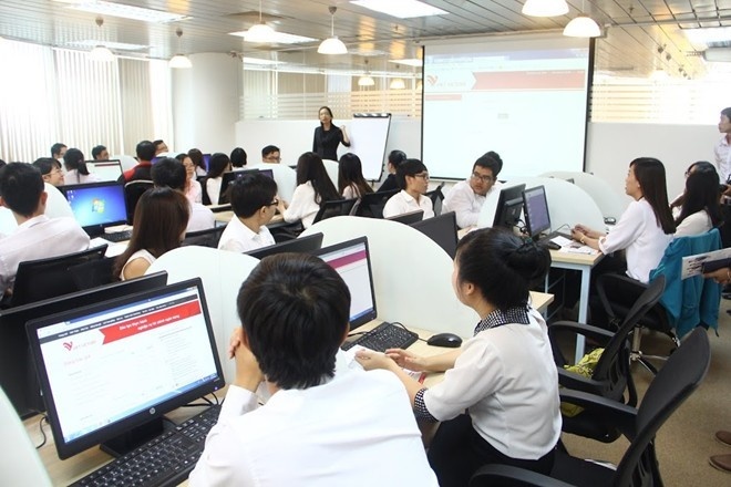 thuong mai dien tu,  xet tuyen dai hoc,  UEF anh 3