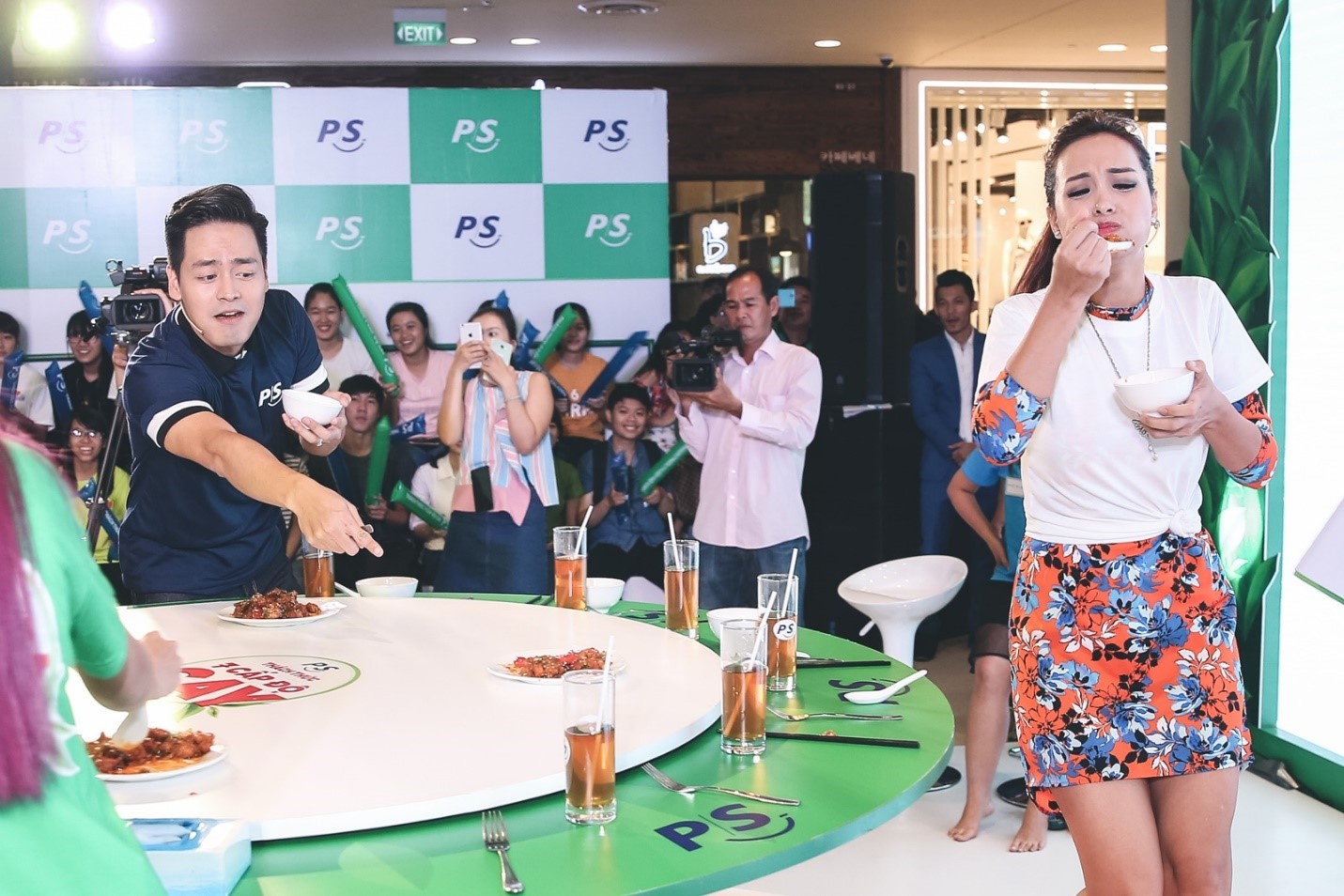 Thuy Hanh,  PS Tra Xanh,  nhiet mieng anh 5