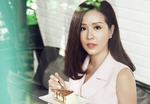 Bi quyet giu lan da tre trung cua Hoa hau Thu Hoai hinh anh