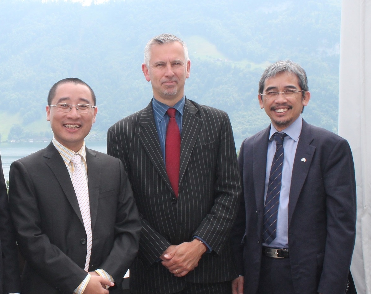 GS Gavin Caldwell: '99% sinh vien IMI ra truong co viec lam' hinh anh