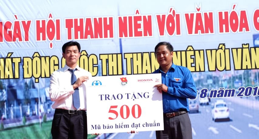 Khoi dong cuoc thi Thanh nien voi van hoa giao thong 2016 hinh anh