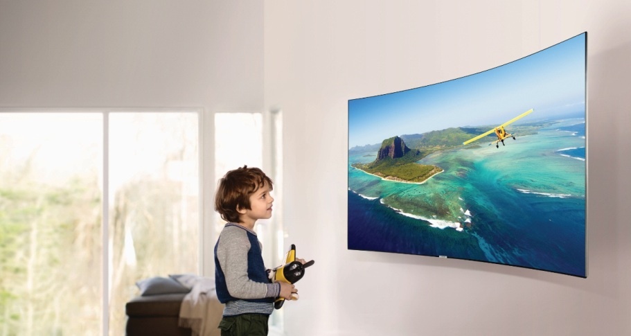 Vi sao nen mua TV man hinh cong? hinh anh