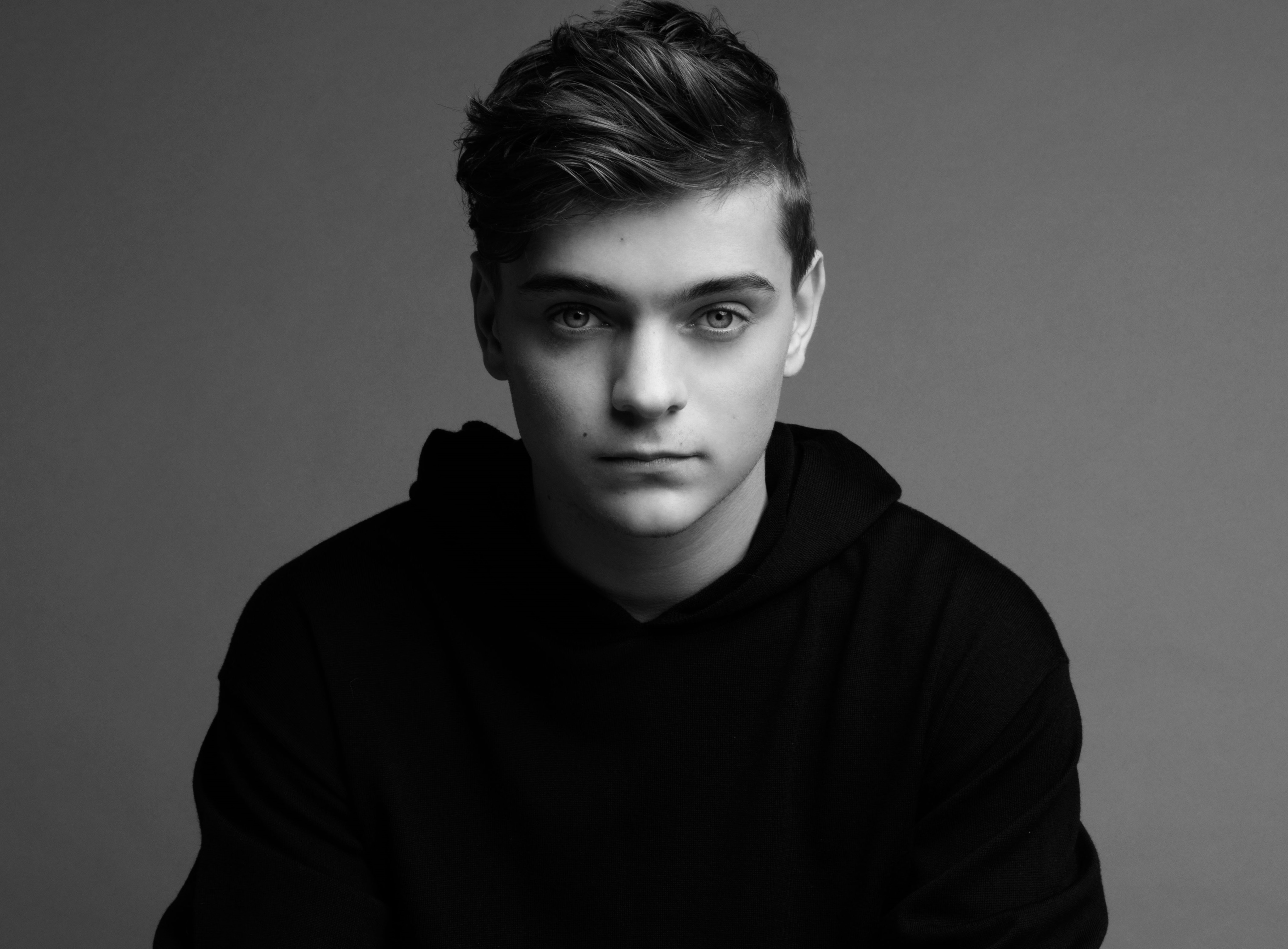 VinaPhone tung nhieu uu dai doc dao cho fan Martin Garrix hinh anh