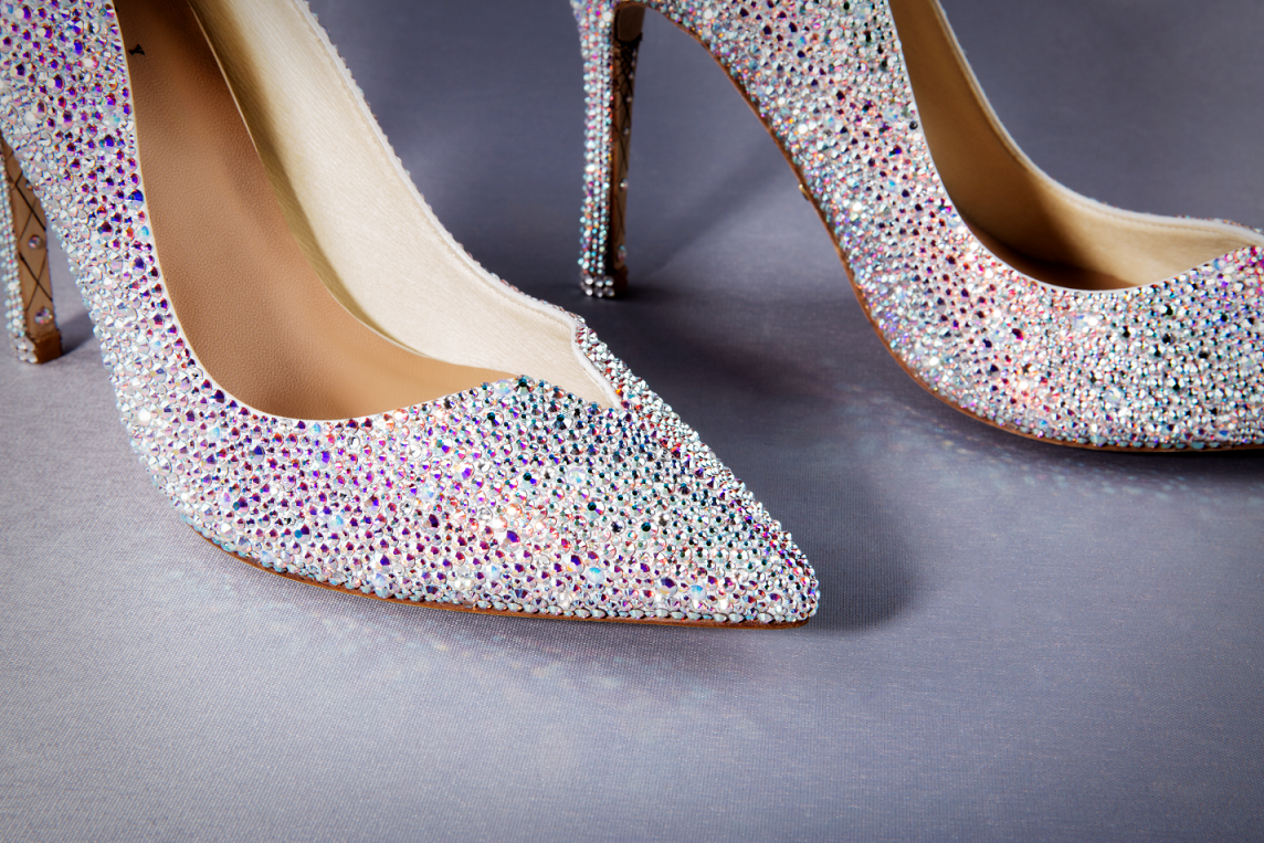 giay Dolly gan da quy cho tan Hoa hau Viet Nam anh 3