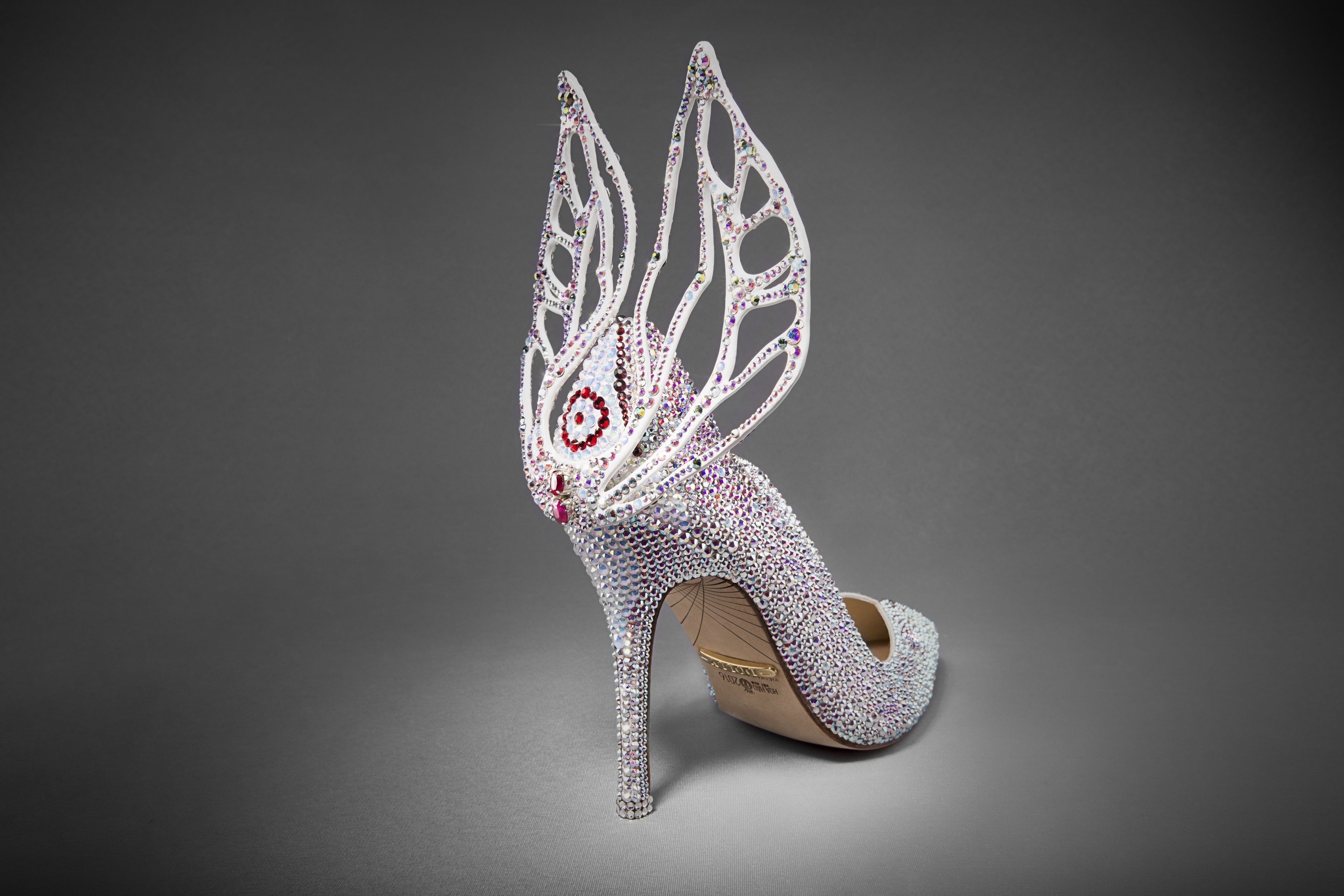 giay Dolly gan da quy cho tan Hoa hau Viet Nam anh 5