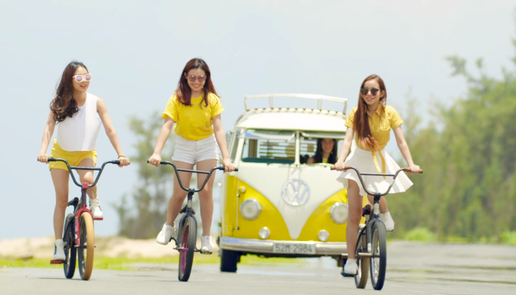 Dong Nhi ket hop cung hoc tro ra mat MV moi hinh anh