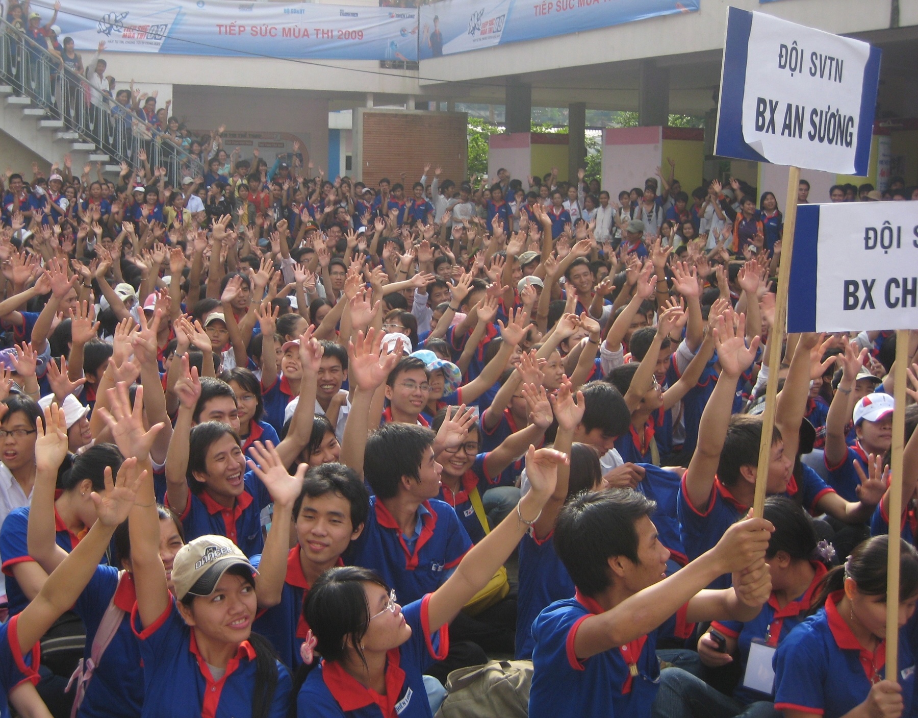 Thiên Long, Tiếp sức mùa thi ảnh 1 Thien Long, Tiep suc mua thi anh 1