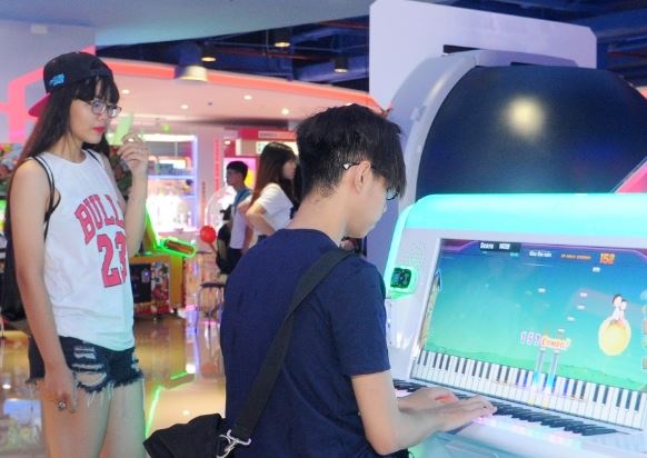 Thi tran ky thu thu hut su quan tam cua gioi tre Ha thanh hinh anh