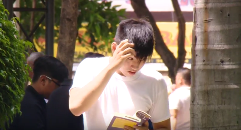 Ngoc Trai bi Dieu Nhi choi kham anh 1