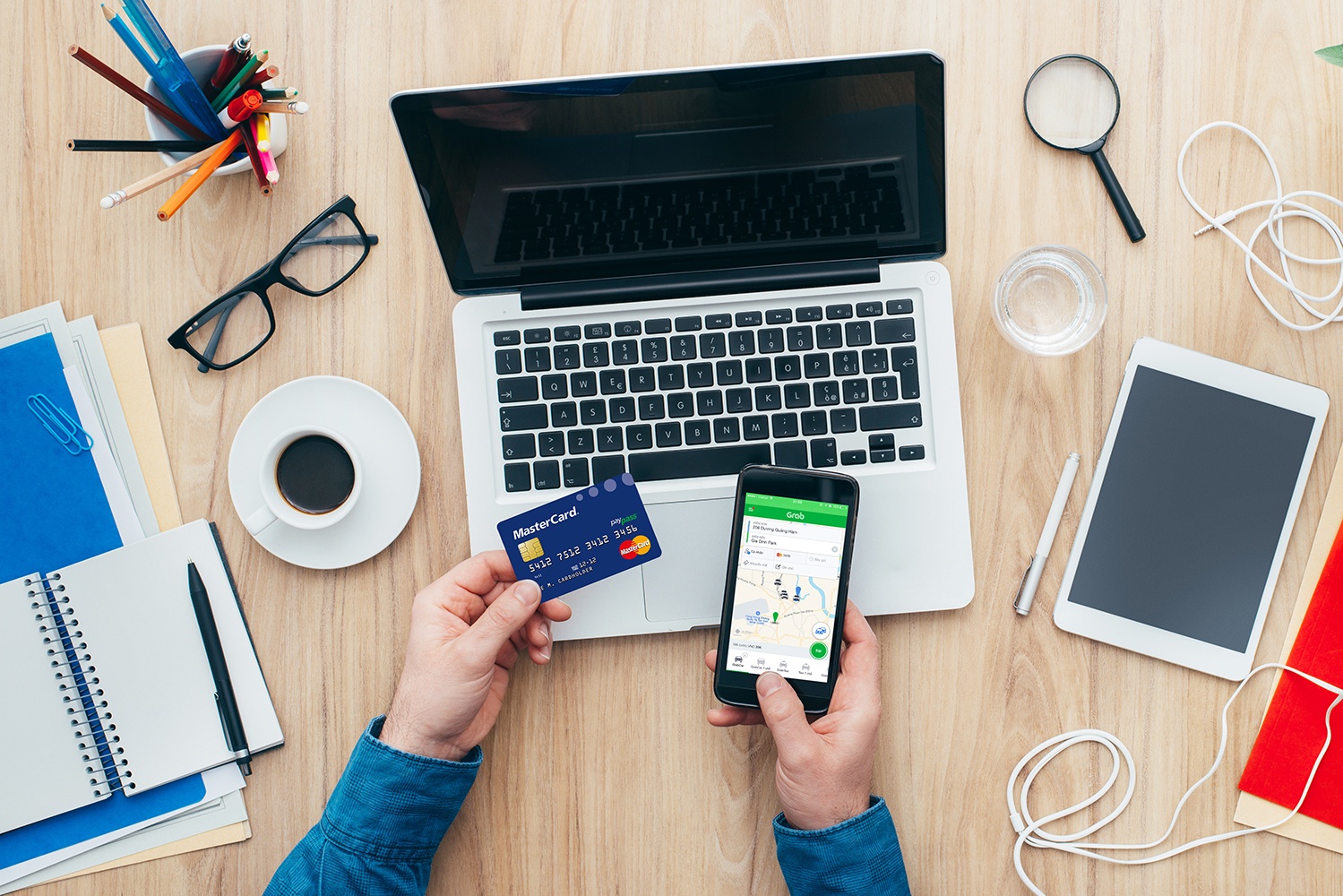 Ung dung dat xe thanh toan qua the hinh anh