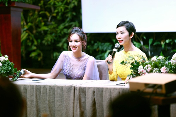 Xuan Lan,  Kim Nguyen,  Hoa hau Quy ba chau A 2016 anh 6