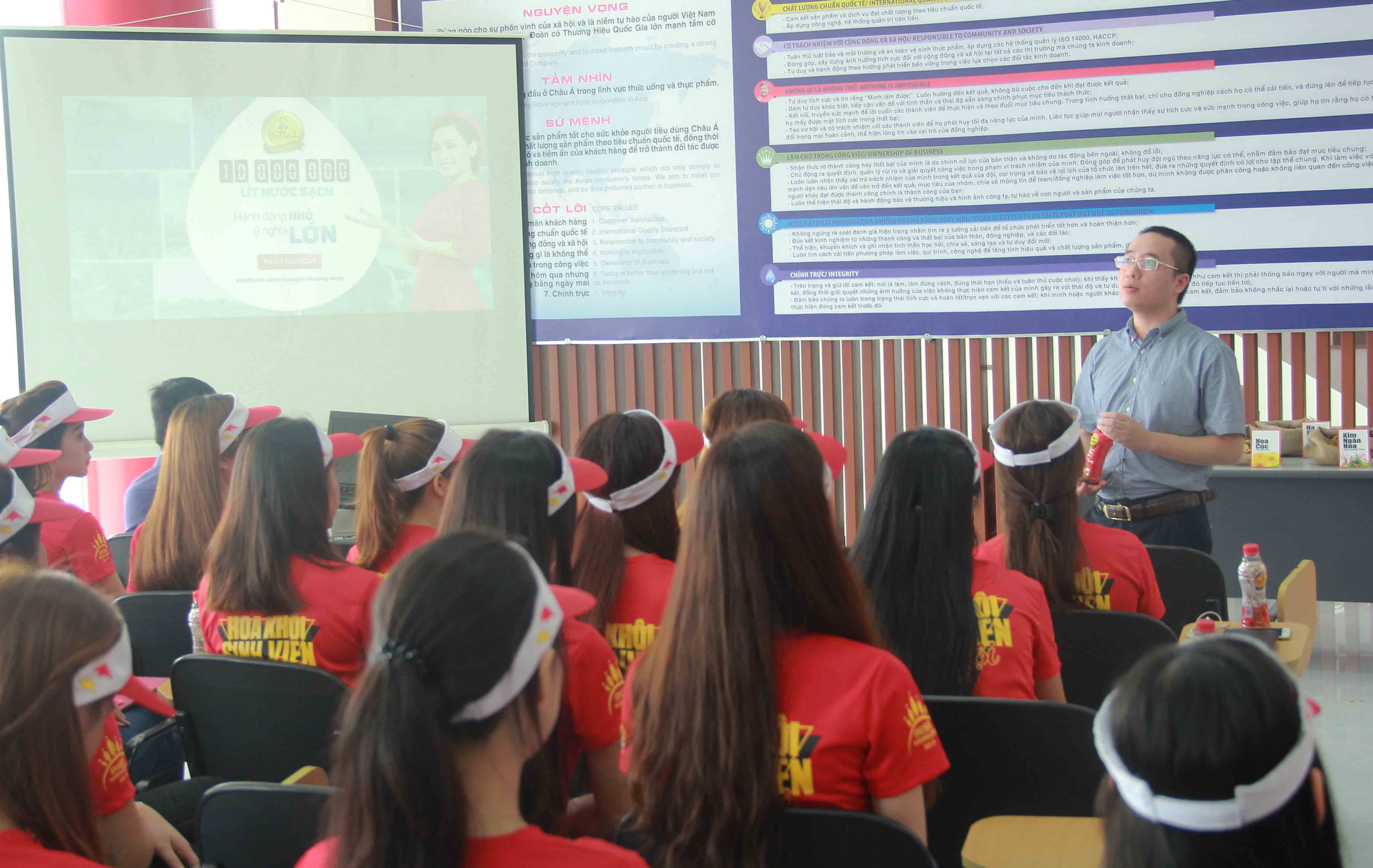 Number 1,  Hoa khoi sinh vien Viet Nam anh 4