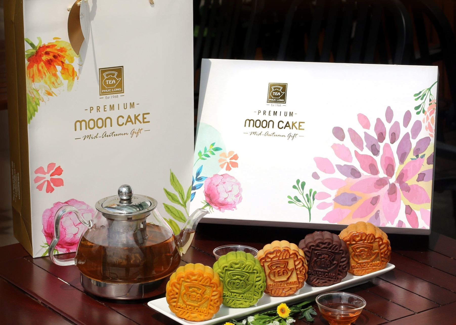 Net tinh te, sang trong cua hop qua trung thu Phuc Long hinh anh