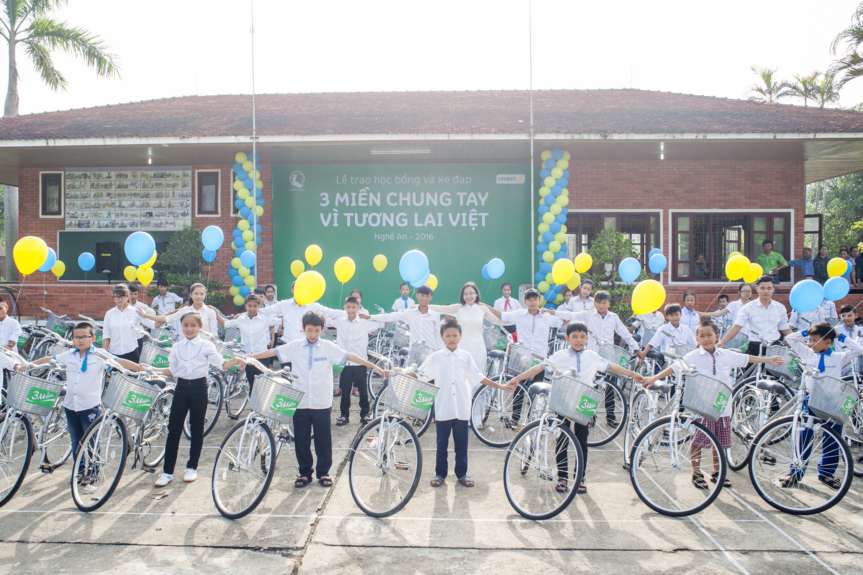 3 miền, Chung tay vì tương lai Việt ảnh 1 3 mien, Chung tay vi tuong lai Viet anh 1