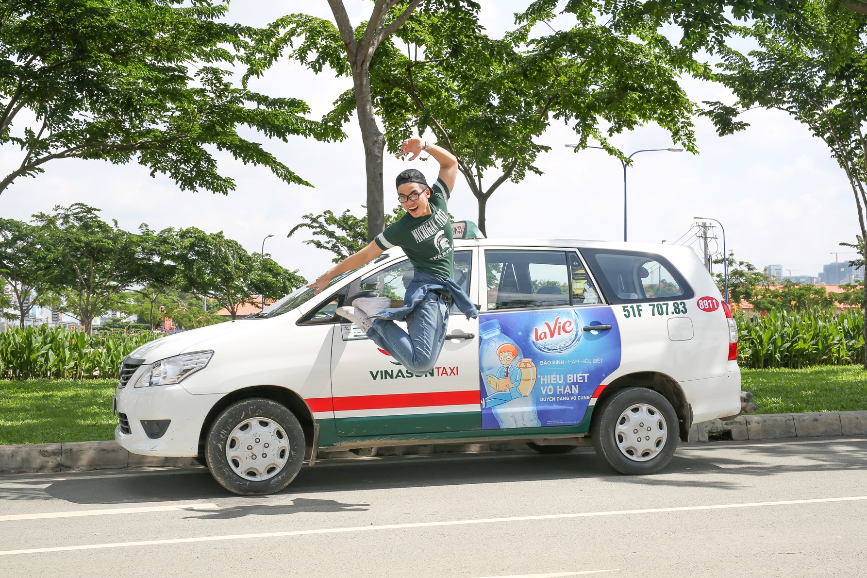 La Vie 12 chom sao,  Khoi My,  Diem My 9X anh 7