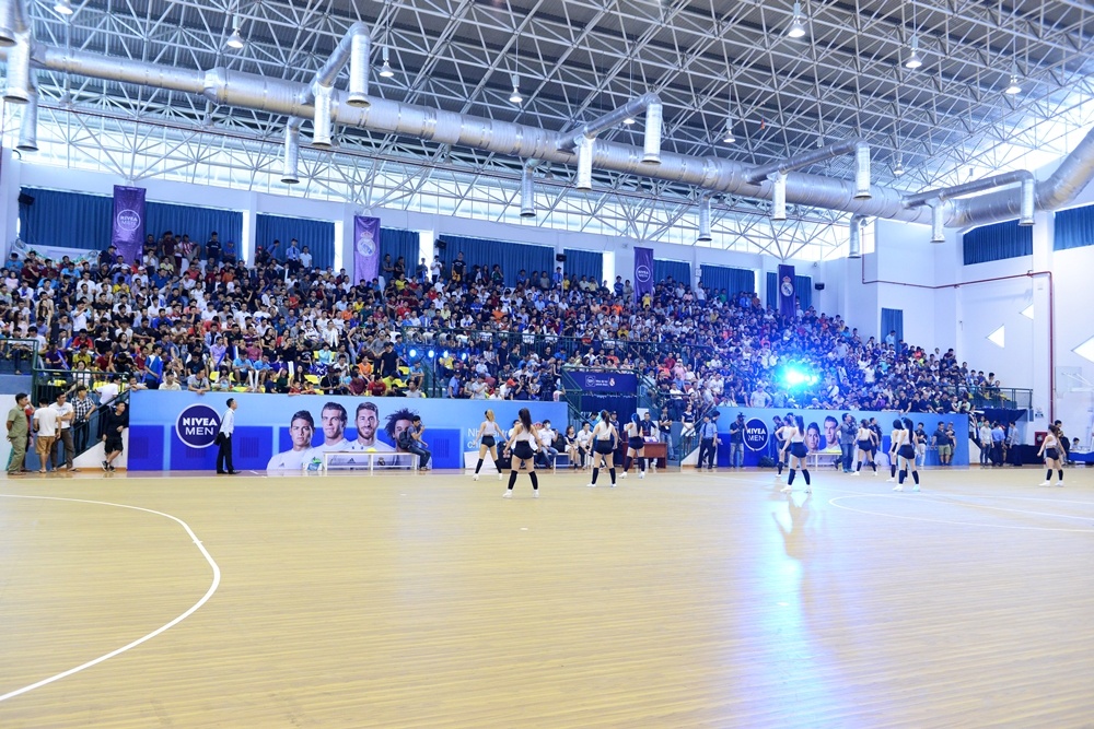 doi bong phui Ha Noi gianh ve den Real Madrid anh 2