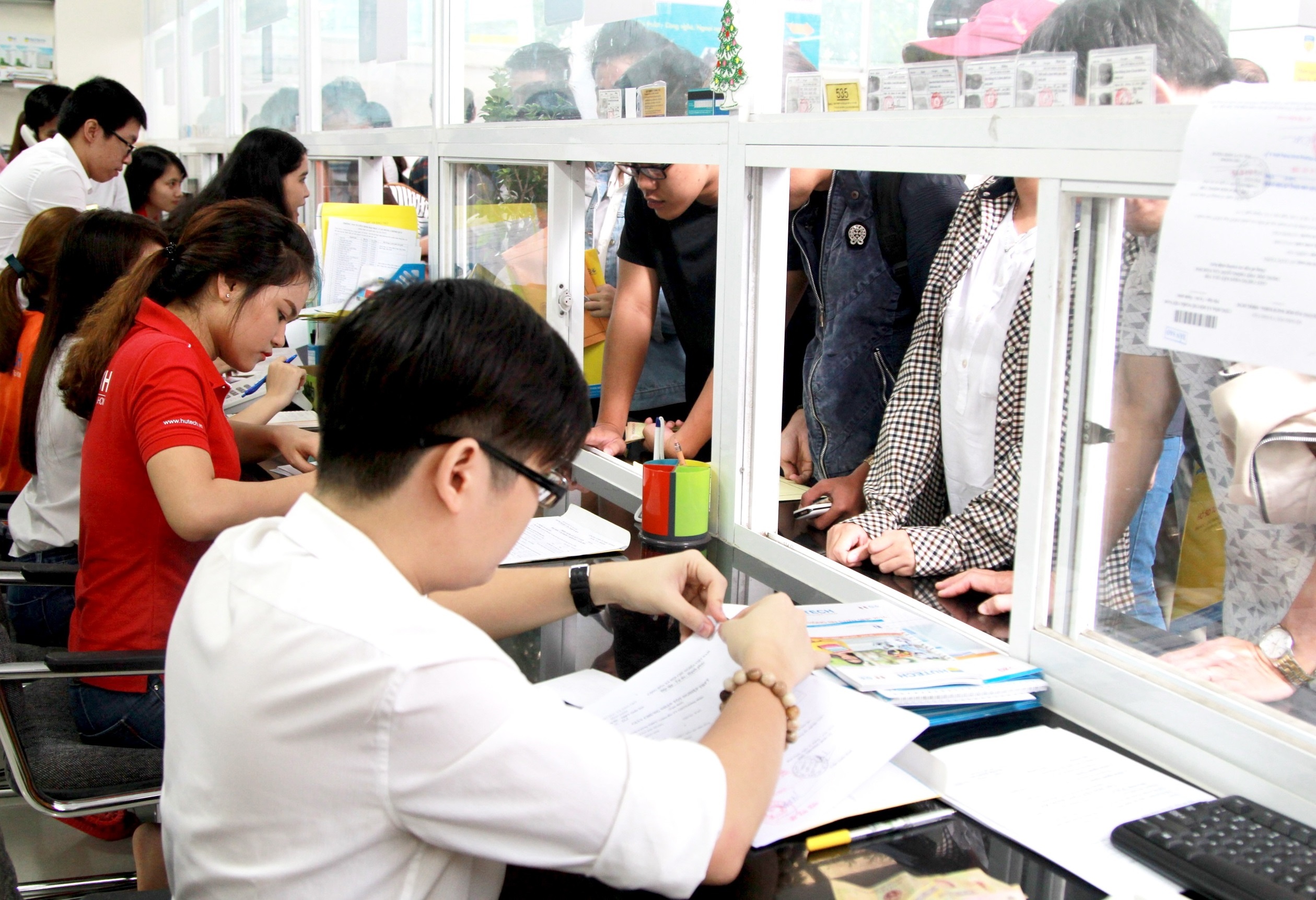 HUTECH công bố điểm nguyện vọng bổ sung đợt I ảnh 3 HUTECH cong bo diem nguyen vong bo sung dot I anh 3