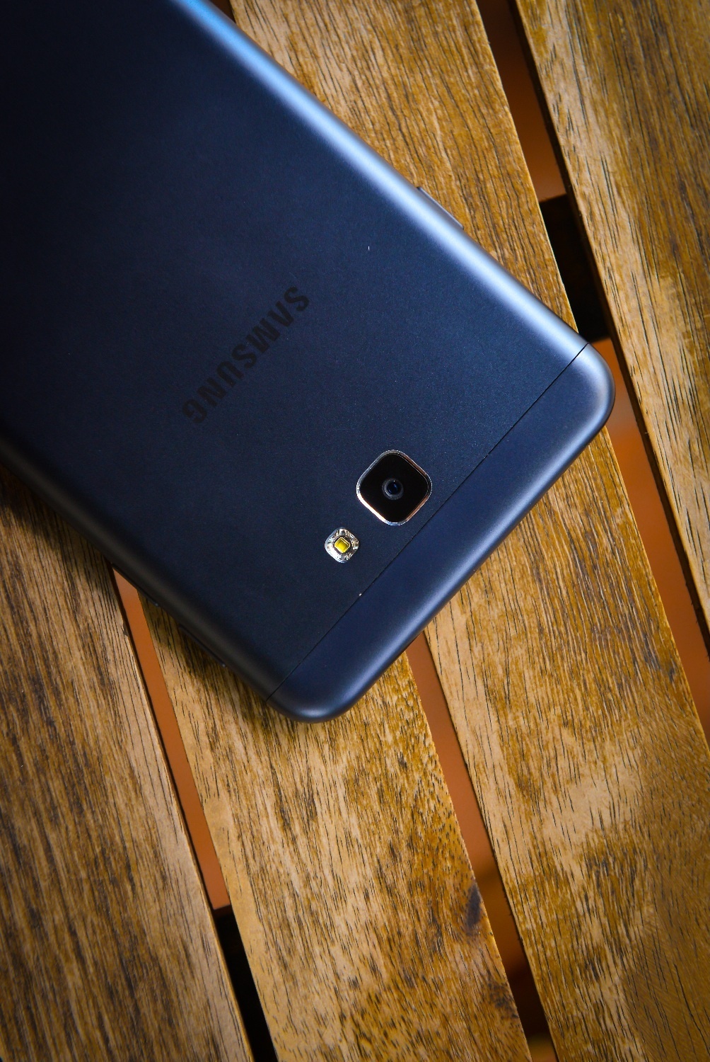 Samsung Galaxy J7 Prime, smartphone, Nguyễn Kim ảnh 1 Samsung Galaxy J7 Prime, smartphone, Nguyen Kim anh 1