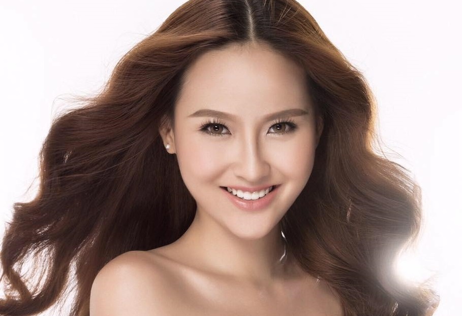 Khanh Ngan duong trang da bang noc ran Cobra hinh anh