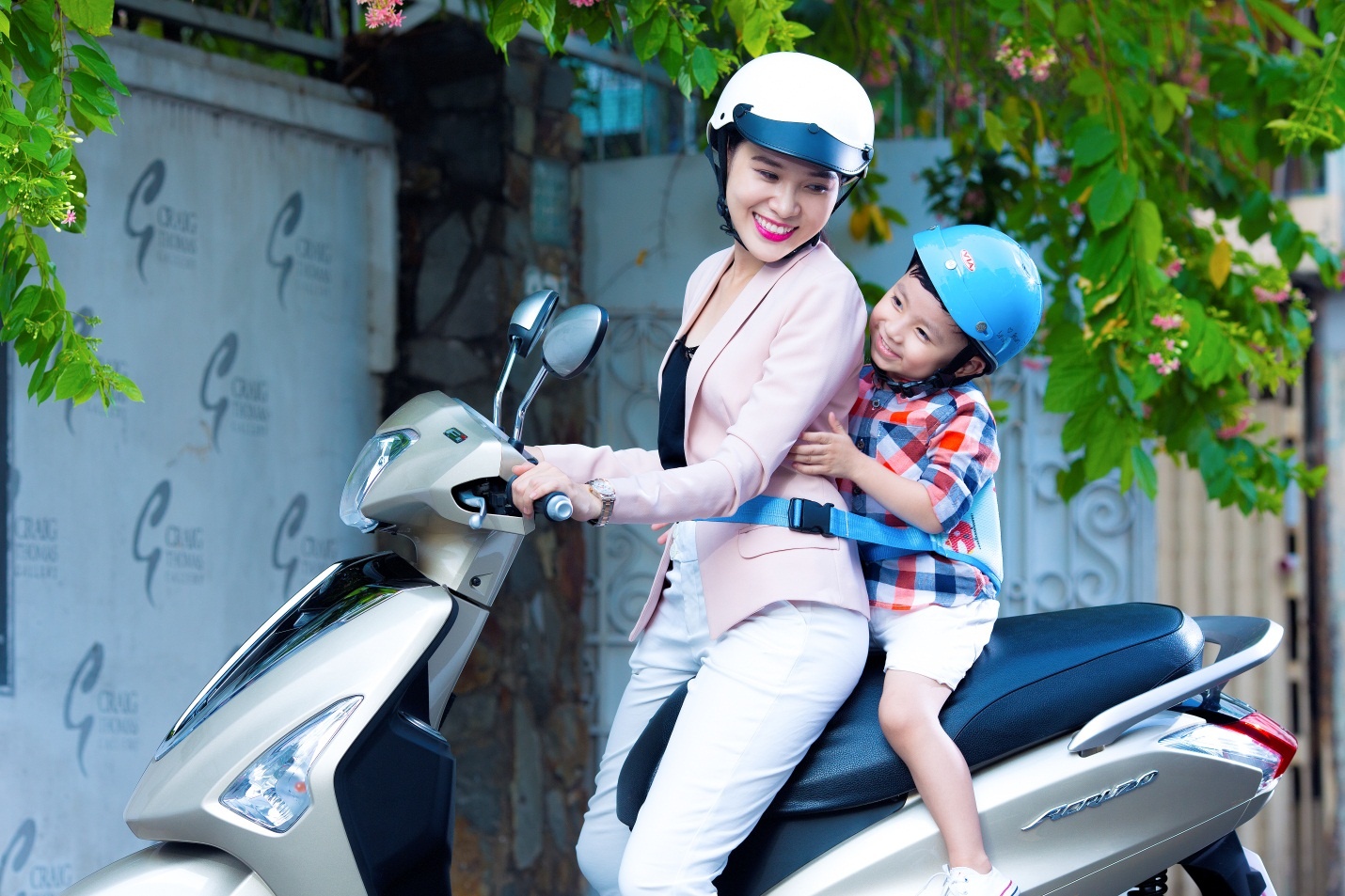 Xe ga cop lon cho gia dinh khuyen mai dip Quoc khanh hinh anh