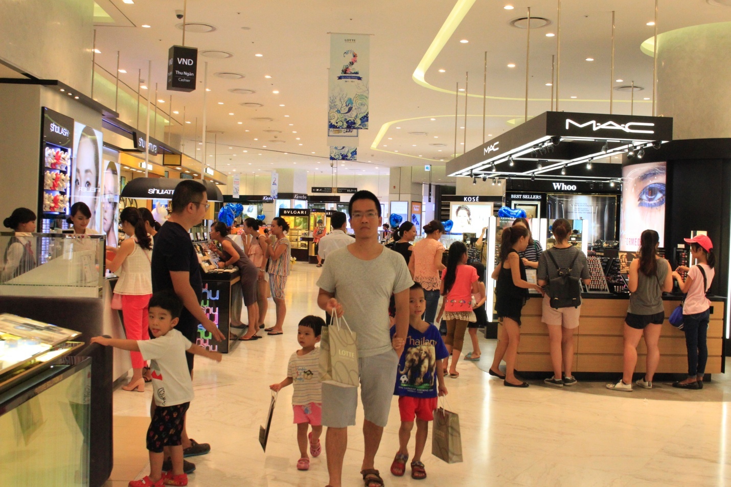 Lotte Department Store anh 5