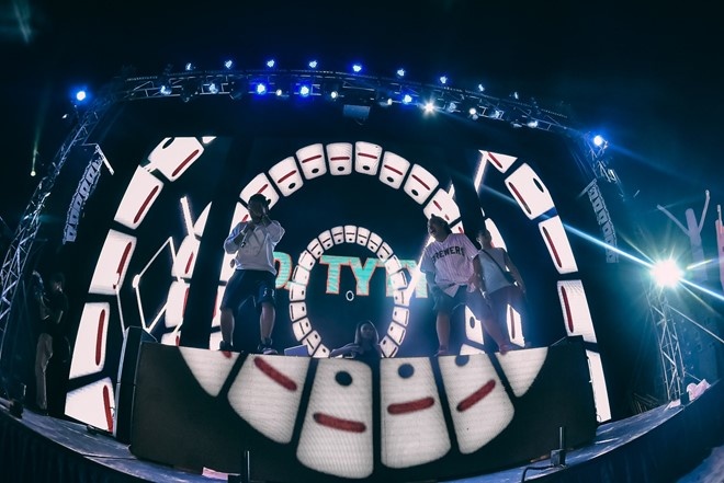 DJ King Lady,  DJ Ty Ty,  Beach Party anh 7