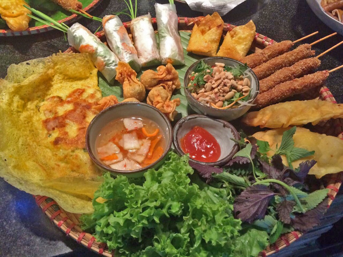 Tet doan vien tung bung uu dai cung sinh nhat Pho Ngon 37 hinh anh