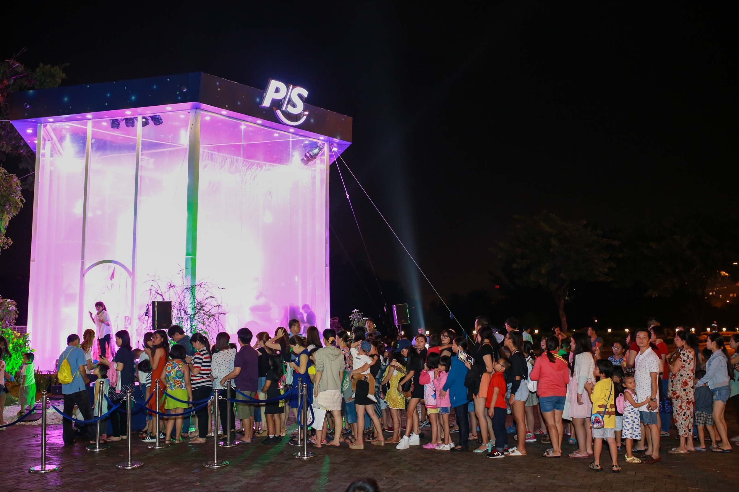 Ngoi nha banh keo lon nhat Viet Nam,  Noo Phuoc Thi anh 5