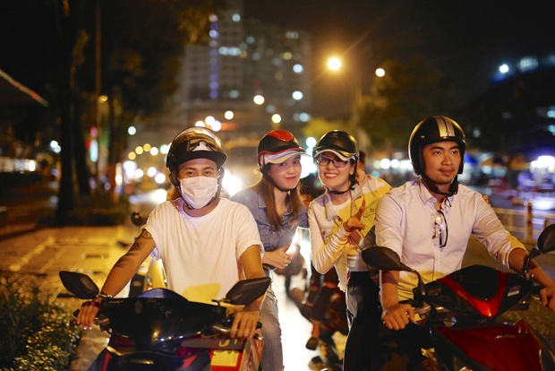 Ngoc Trinh,  Phuong Le,  hoat dong cong dong anh 1