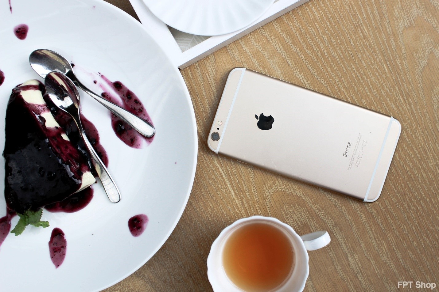 iPhone 6 Plus duoc ban ngang gia voi iPhone 6 hinh anh