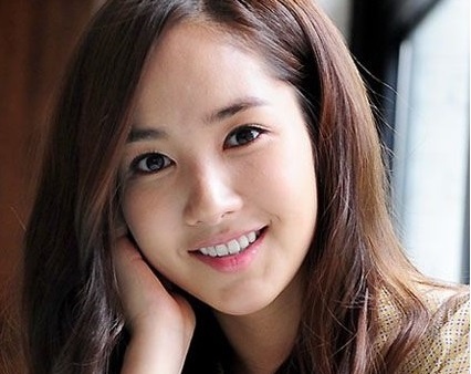 So huu nu cuoi dep voi rang su tham my cong nghe moi 2016 hinh anh