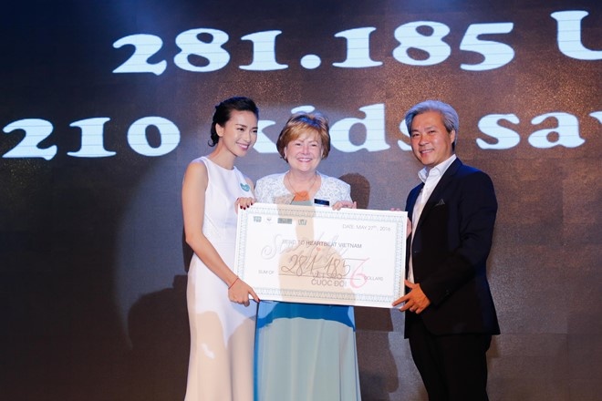 Ngô Thanh Vân đại diện thương hiệu Asus ảnh 1 Ngo Thanh Van dai dien thuong hieu Asus anh 1
