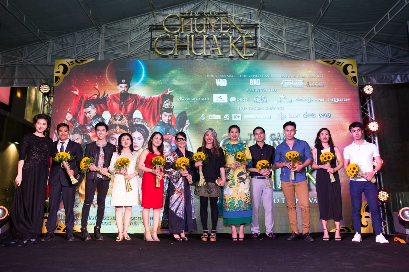 Ngô Thanh Vân đại diện thương hiệu Asus ảnh 2 Ngo Thanh Van dai dien thuong hieu Asus anh 2