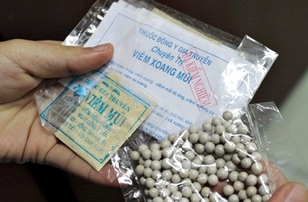 Nhung sai lam khi dieu tri khien viem mui, xoang tai phat hinh anh