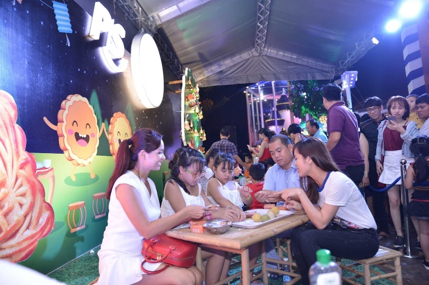 Thuy Hanh,  ngoi nha banh keo anh 3