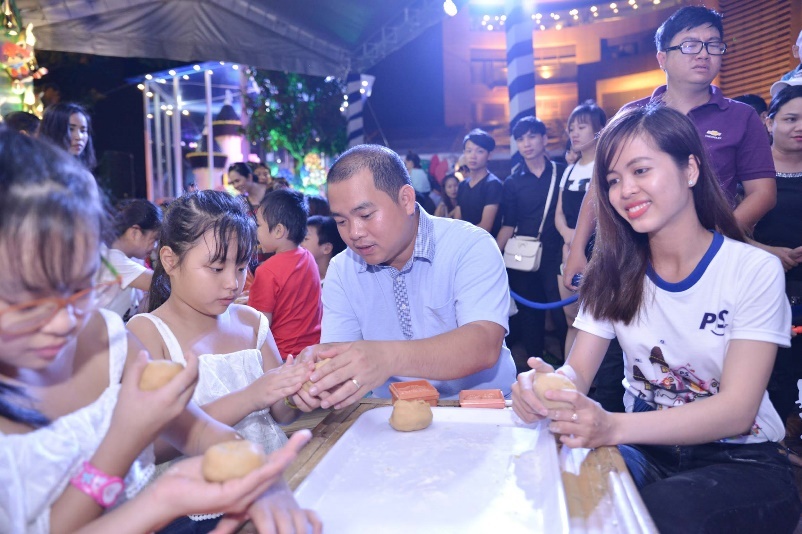 Thuy Hanh,  ngoi nha banh keo anh 4