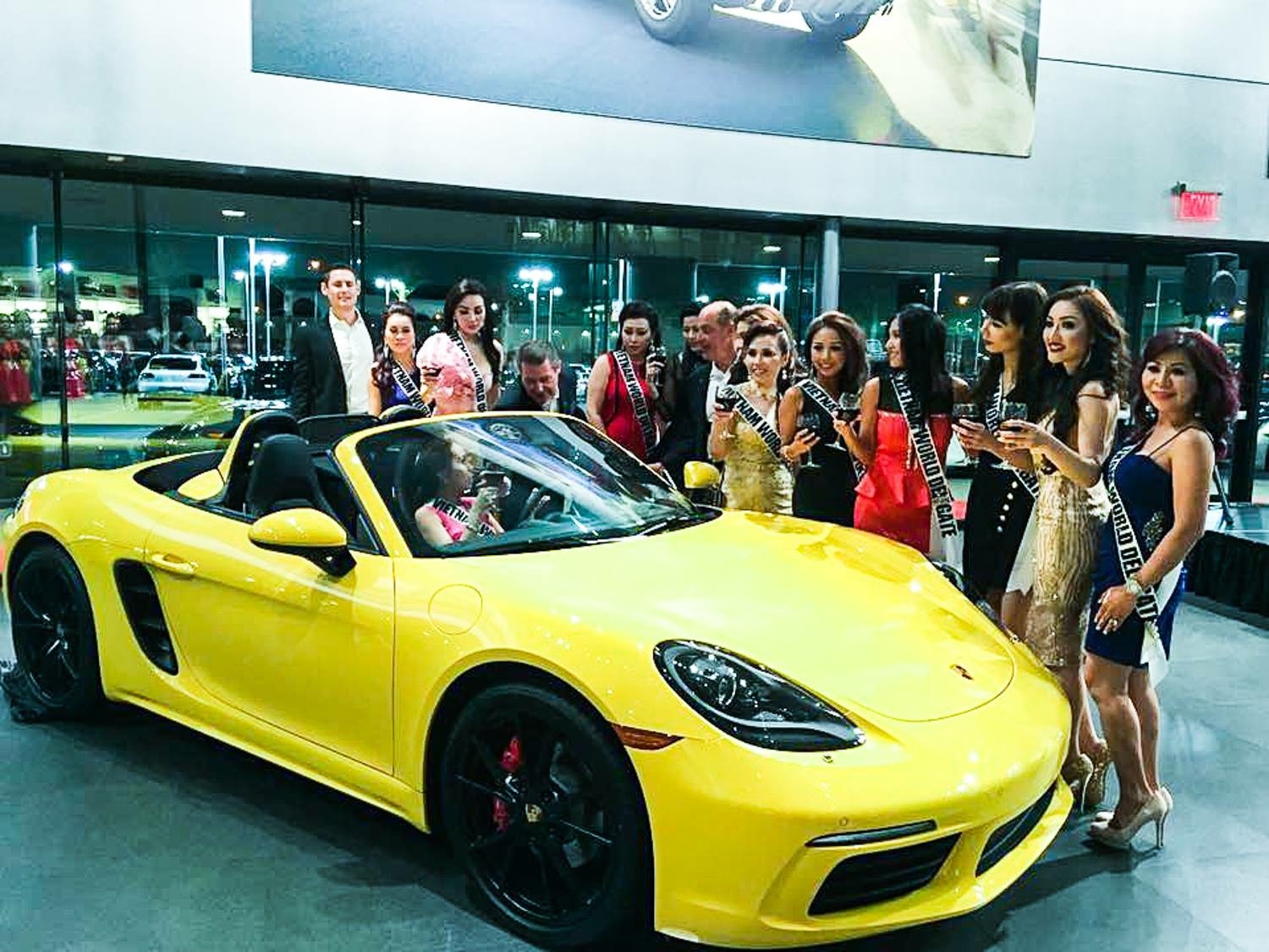 Hoa hau Quy ba Viet Nam The gioi 2016,  Mrs World 2 anh 4