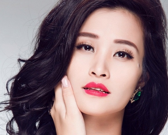 Selfie cung Dong Nhi, nhan qua tang Samsung Galaxy J7 Prime hinh anh